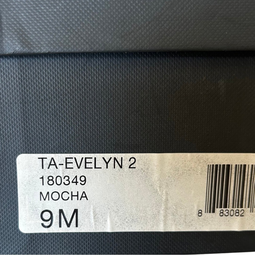 Tahari Evelyn 2 Mocha Patent Leather Heels | Size 9M | Block Heel - Picture 8 of 8